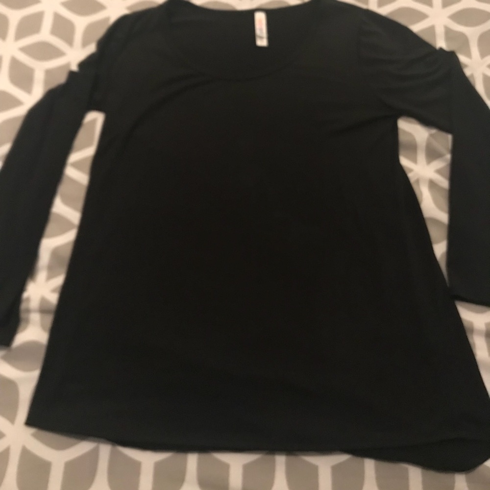 LuLaRoe Lynnae solid black size small long sleeve